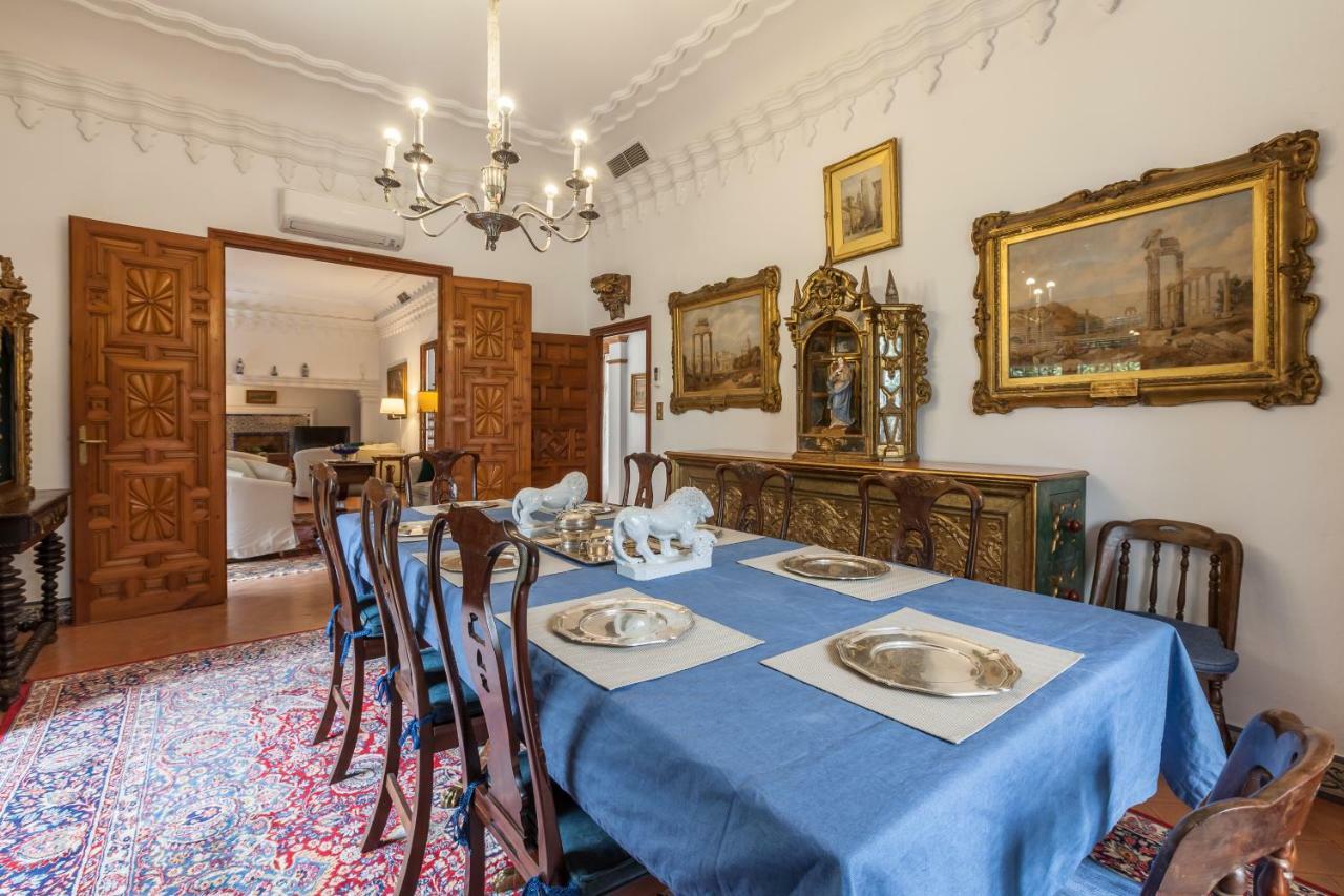 Villa Elvira, Exclusive Pool And Gardens In The Heart Of Sevilla Bagian luar foto
