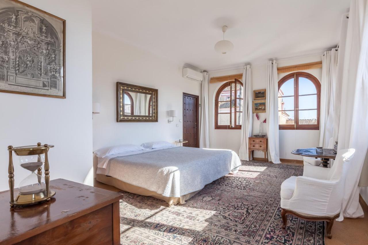 Villa Elvira, Exclusive Pool And Gardens In The Heart Of Sevilla Bagian luar foto